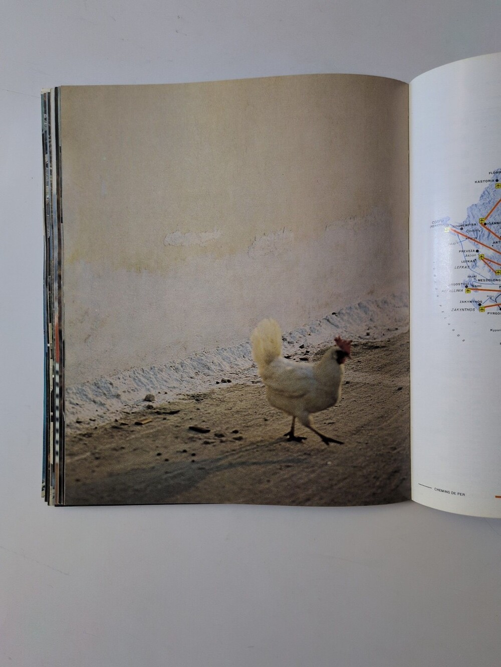 "Grece" - 1977 Greek Tourism Book (French language) - Picture 5 of 16